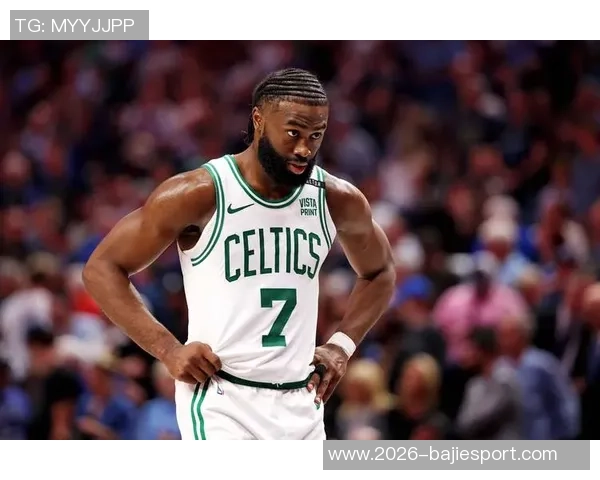 杰伦布朗首节狂砍19分3板2助2断三分火力全开助力球队领先