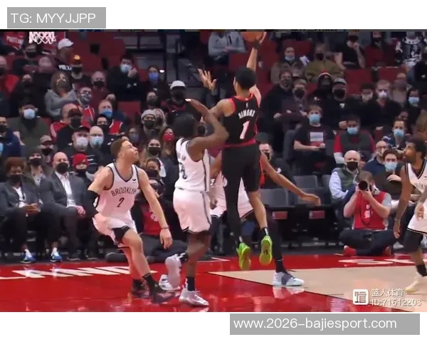 哈登三分球失误引发场下笑声马卡与弩机默契互动引发关注